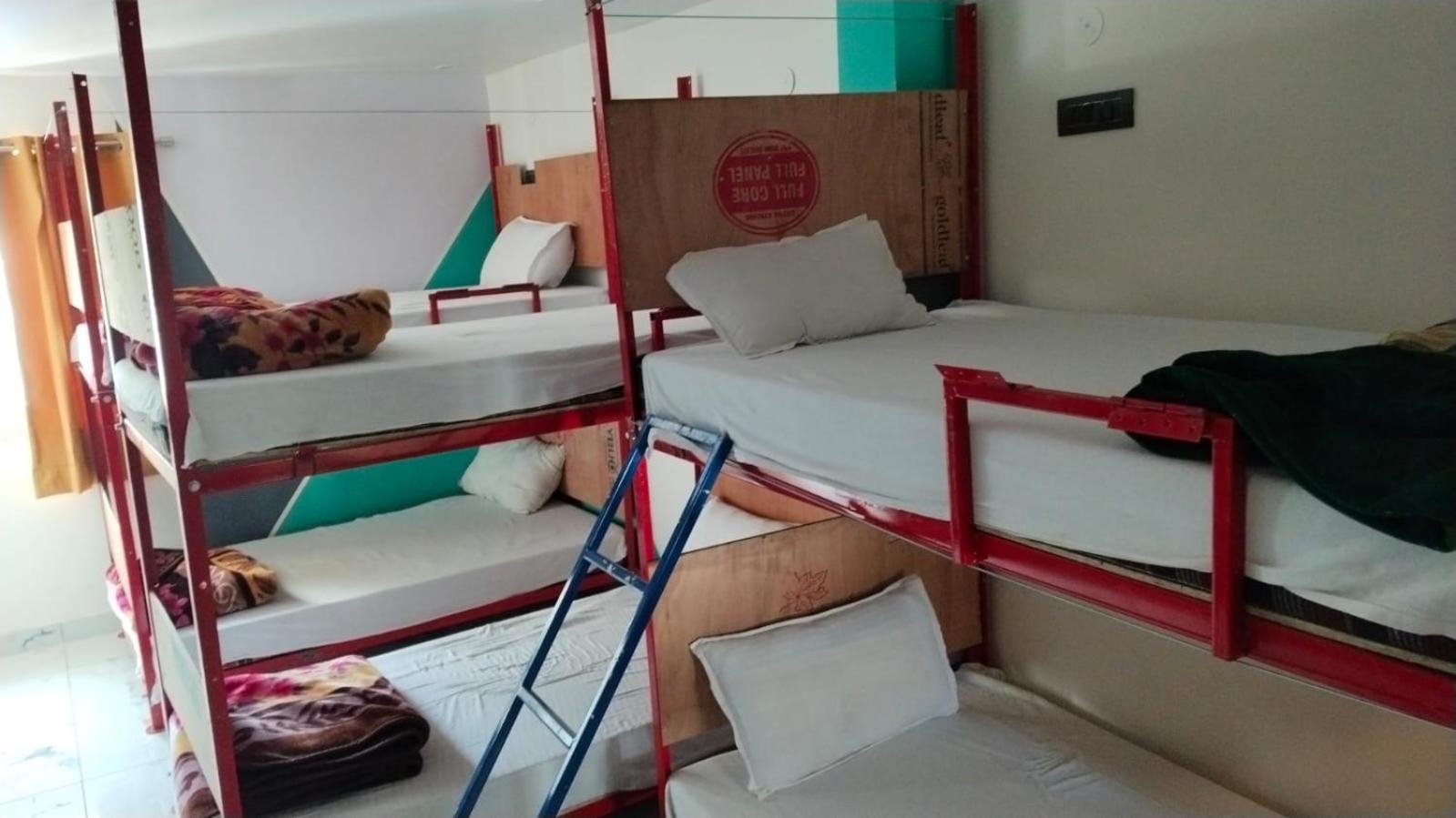 Bonfire Hostels Rishīkesh 外观 照片