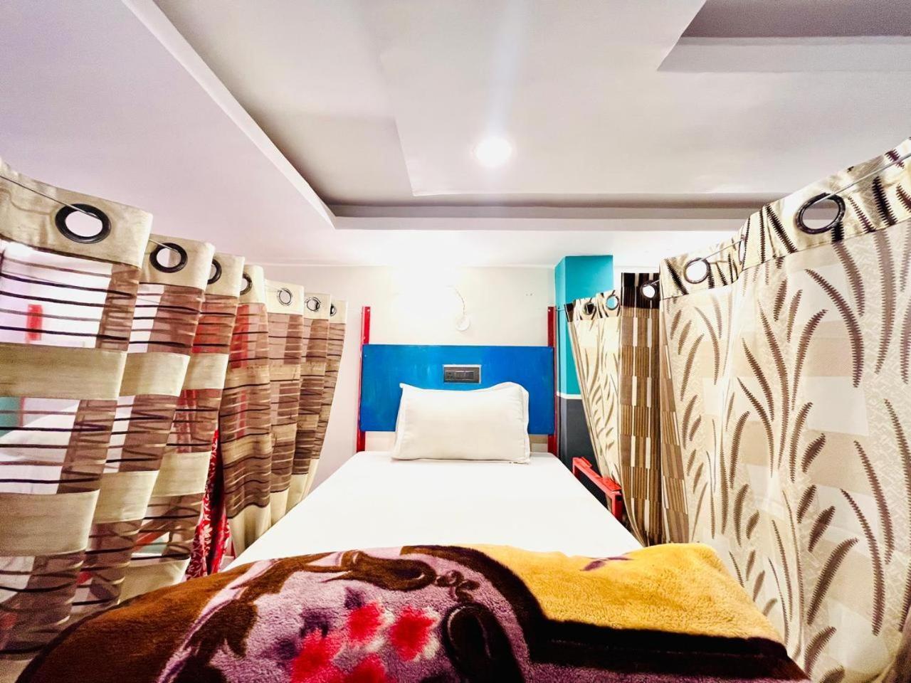 Bonfire Hostels Rishīkesh 外观 照片