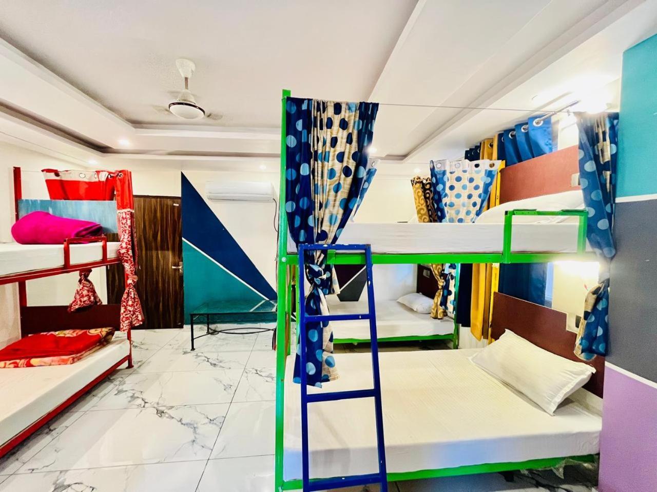 Bonfire Hostels Rishīkesh 外观 照片